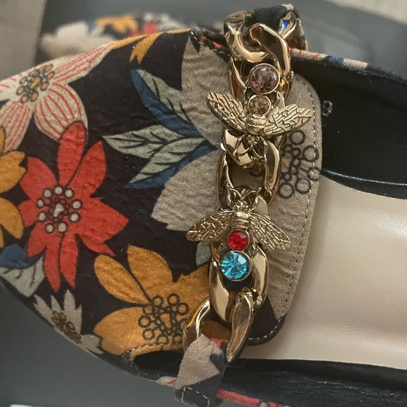 SHE&IN FLAT SANDAL - Picture 3 of 3